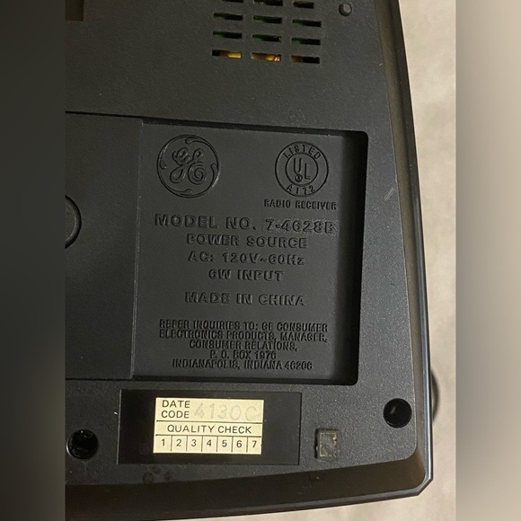 Vintage Black Audio Player & Radio. Still working! - Picture 6 of 6